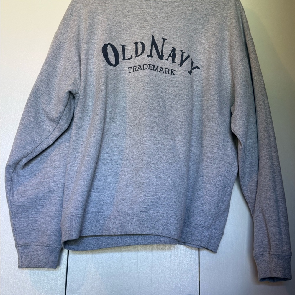 Old Navy Light Gray Crewneck Sweater